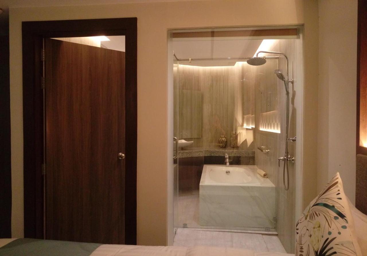 เจ7 พลาซา โฮเต็ล Hotel อีโลอีโลซิตี้ ภายนอก รูปภาพ